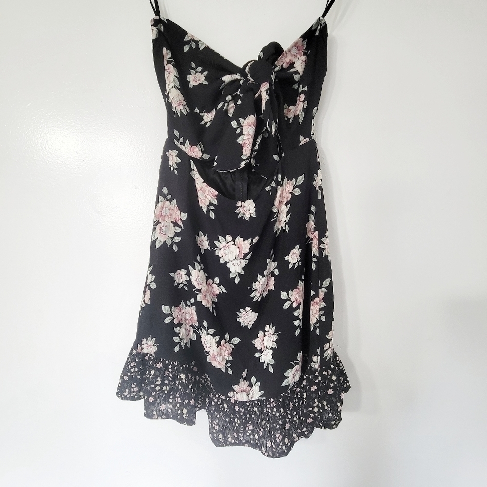 Lulu's Frances Black Floral Print Strapless Tie-Front Mini Dress Size XS - Picture 2 of 11